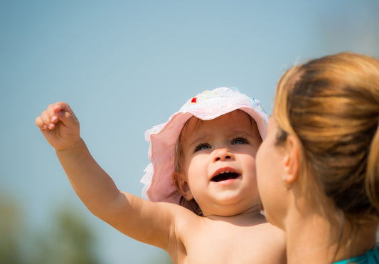 Y a-t-il une différence entre une crème solaire pour les enfants et les adultes.